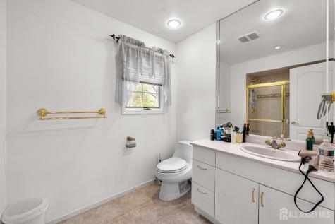 8 Crommelin Court East Brunswick NJ 08816