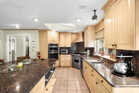 8 Crommelin Court East Brunswick NJ 08816
