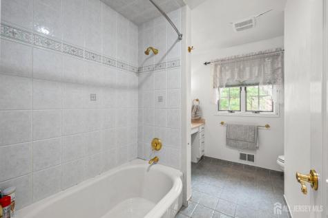 8 Crommelin Court East Brunswick NJ 08816