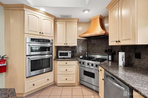 8 Crommelin Court East Brunswick NJ 08816