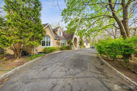 8 Crommelin Court East Brunswick NJ 08816