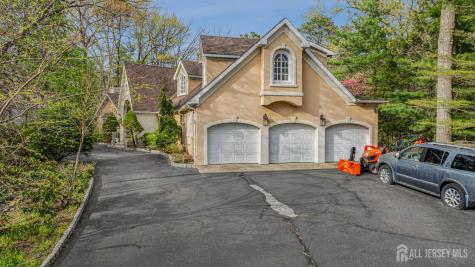 8 Crommelin Court East Brunswick NJ 08816