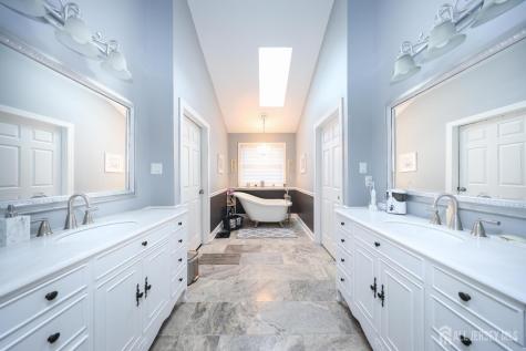 8 Clearbrook Court Howell NJ 07731