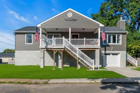 11 Beechwood Avenue Keansburg NJ 07734