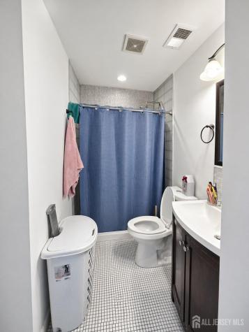 11 Beechwood Avenue Keansburg NJ 07734