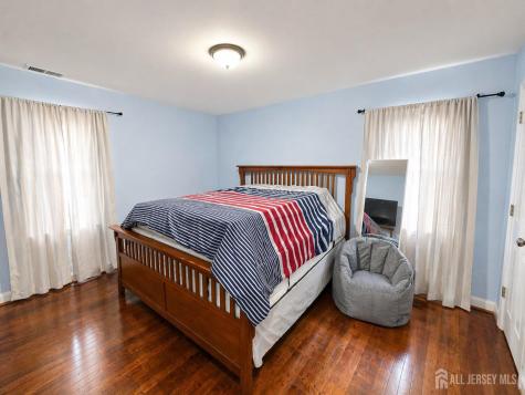 11 Beechwood Avenue Keansburg NJ 07734