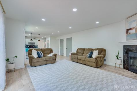 122 Dewolfe Street Edison NJ 08817