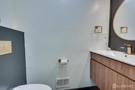 122 Dewolfe Street Edison NJ 08817