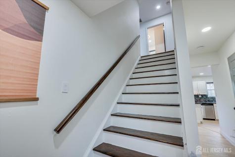 122 Dewolfe Street Edison NJ 08817