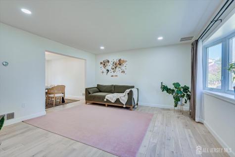 122 Dewolfe Street Edison NJ 08817