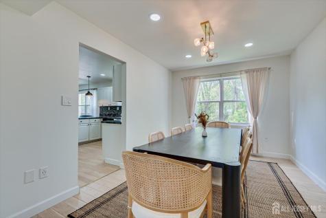 122 Dewolfe Street Edison NJ 08817