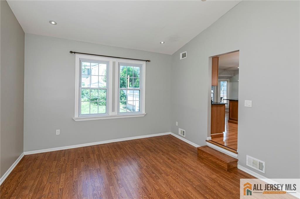 9 Chipwood Lane North Brunswick NJ 08902