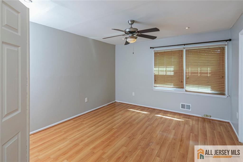 9 Chipwood Lane North Brunswick NJ 08902