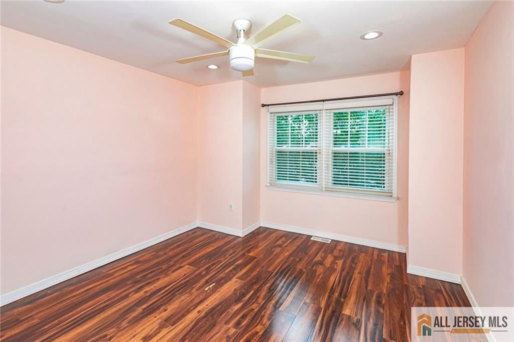 9 Chipwood Lane North Brunswick NJ 08902