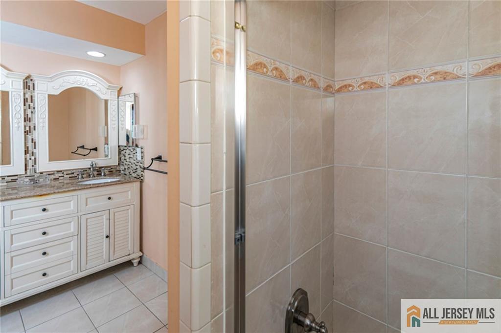 9 Chipwood Lane North Brunswick NJ 08902