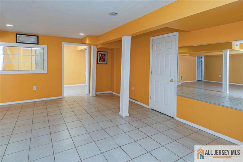 9 Chipwood Lane North Brunswick NJ 08902