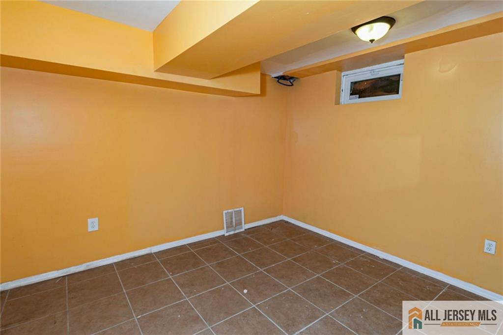 9 Chipwood Lane North Brunswick NJ 08902
