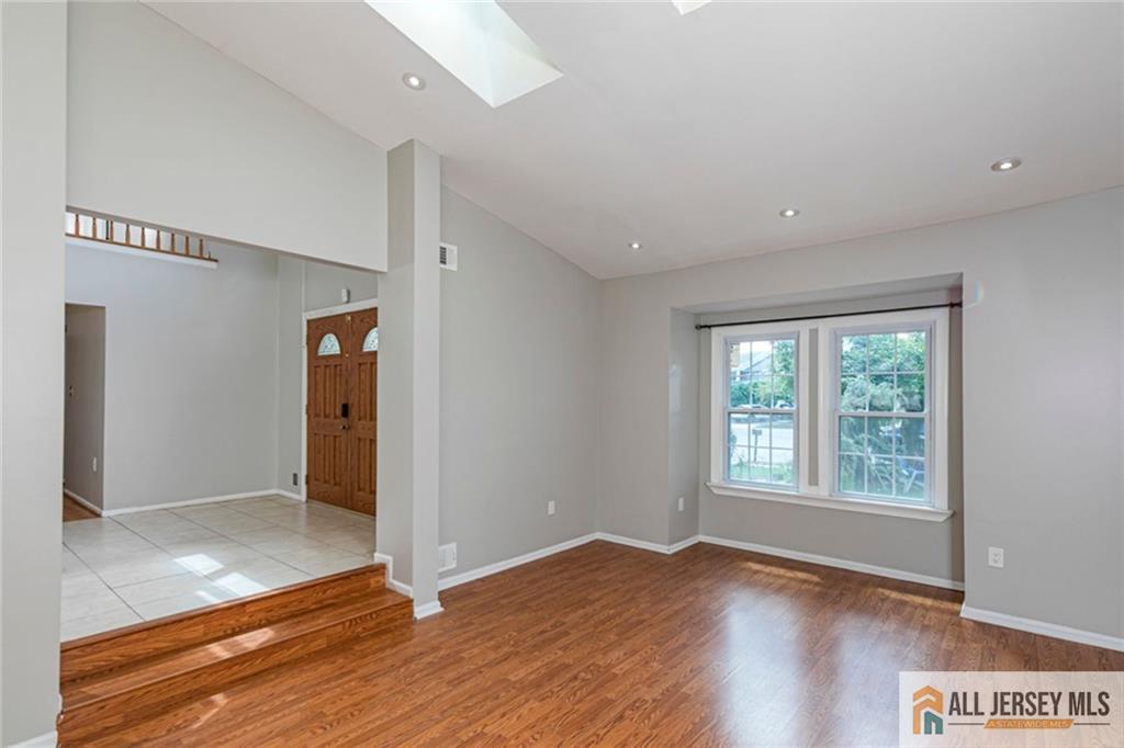 9 Chipwood Lane North Brunswick NJ 08902