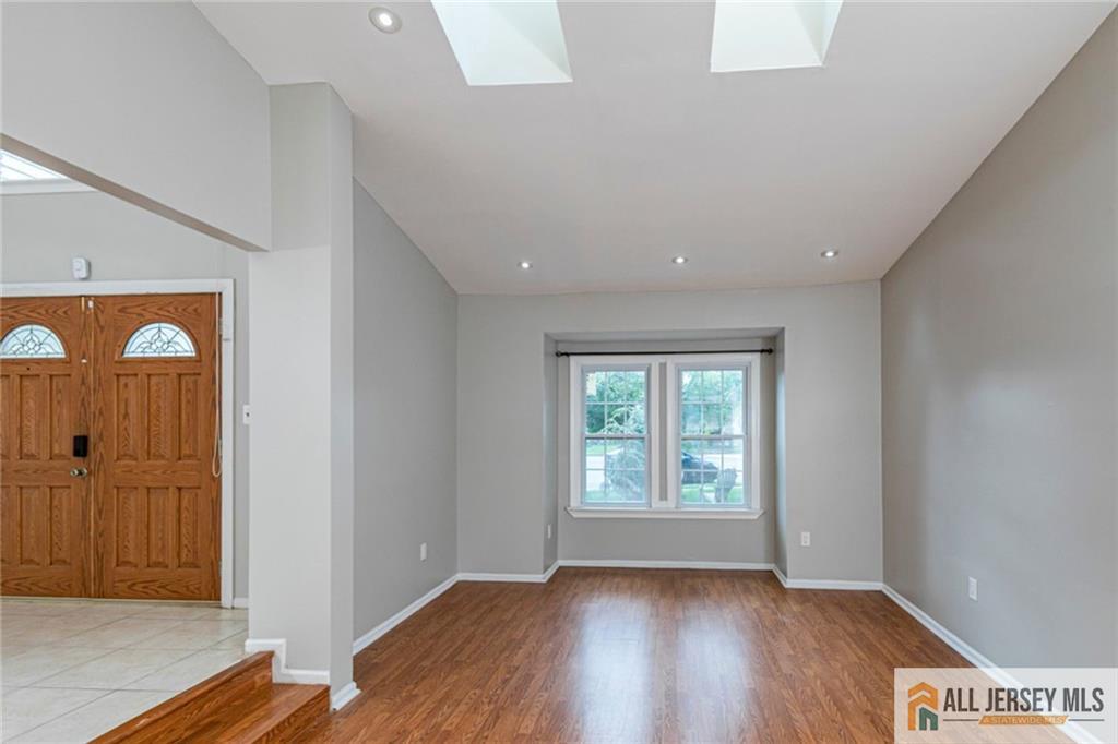 9 Chipwood Lane North Brunswick NJ 08902