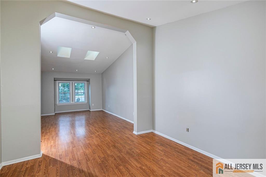 9 Chipwood Lane North Brunswick NJ 08902