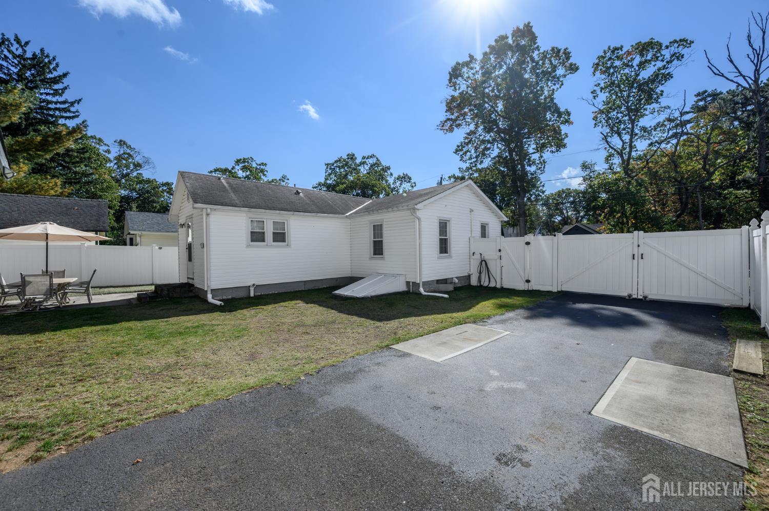 73 Walnut Street Spotswood NJ 08884