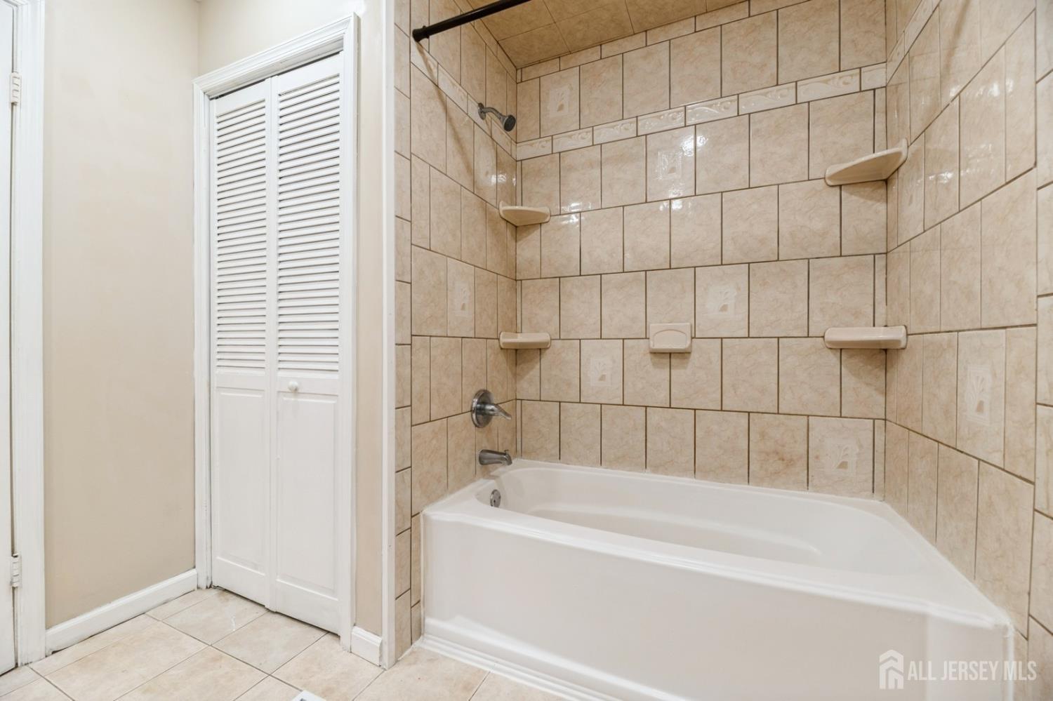 7 Sloop Square Howell NJ 07228
