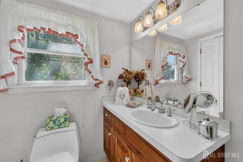 4 Gregory Drive Hamilton NJ 08690