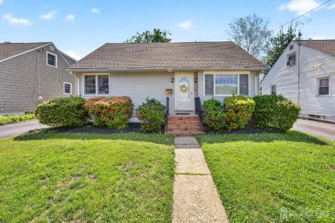 4 Gregory Drive Hamilton NJ 08690