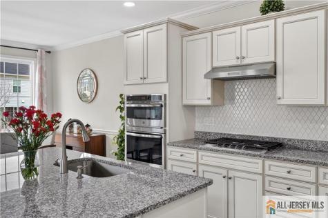 10 Woodrose Lane Monroe NJ 08831