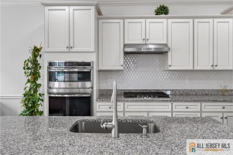 10 Woodrose Lane Monroe NJ 08831