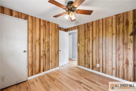 67 Drake Place Colonia NJ 07067