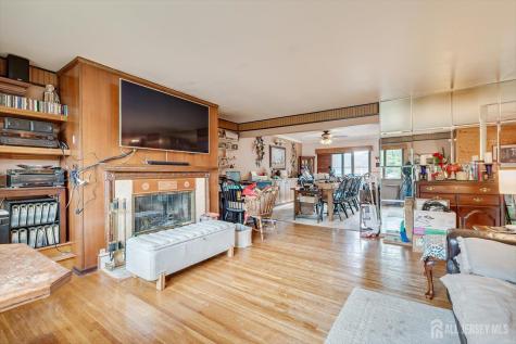 4 Wick Drive Fords NJ 08863