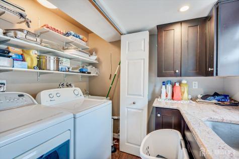 4 Wick Drive Fords NJ 08863