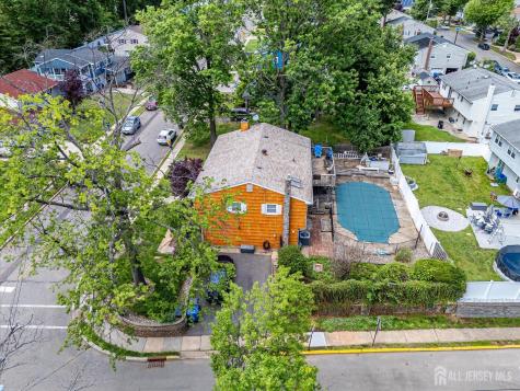 4 Wick Drive Fords NJ 08863