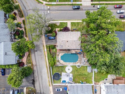 4 Wick Drive Fords NJ 08863