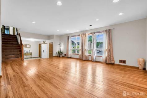 16 Woodmere Road North Brunswick NJ 08902