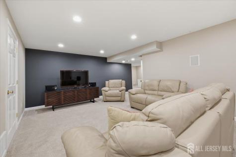 2 Picasso Court Franklin NJ 08873