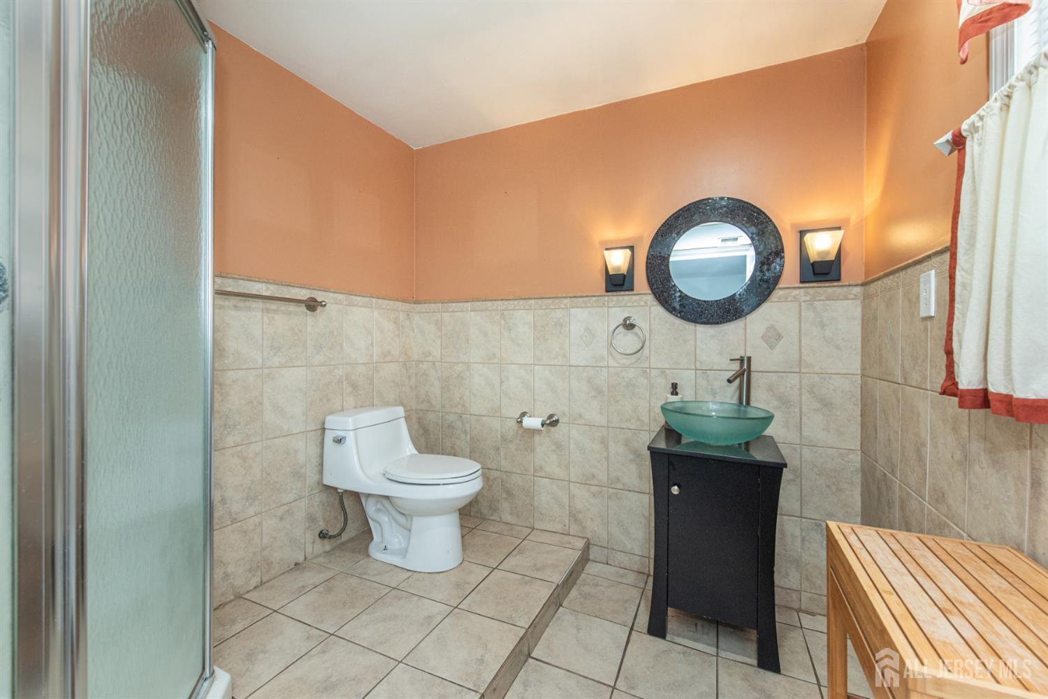 64 Pinho Avenue Carteret NJ 07008