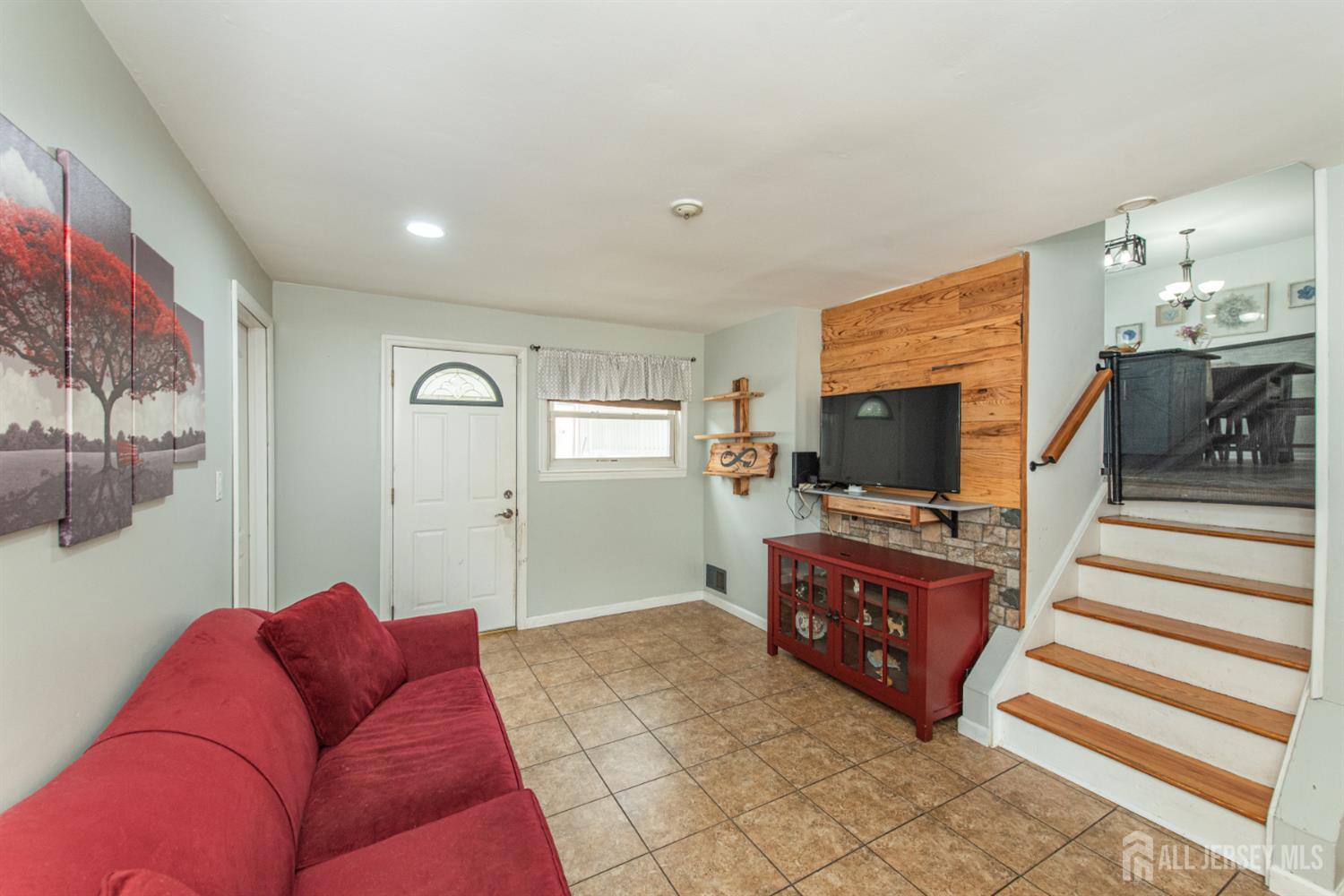 64 Pinho Avenue Carteret NJ 07008