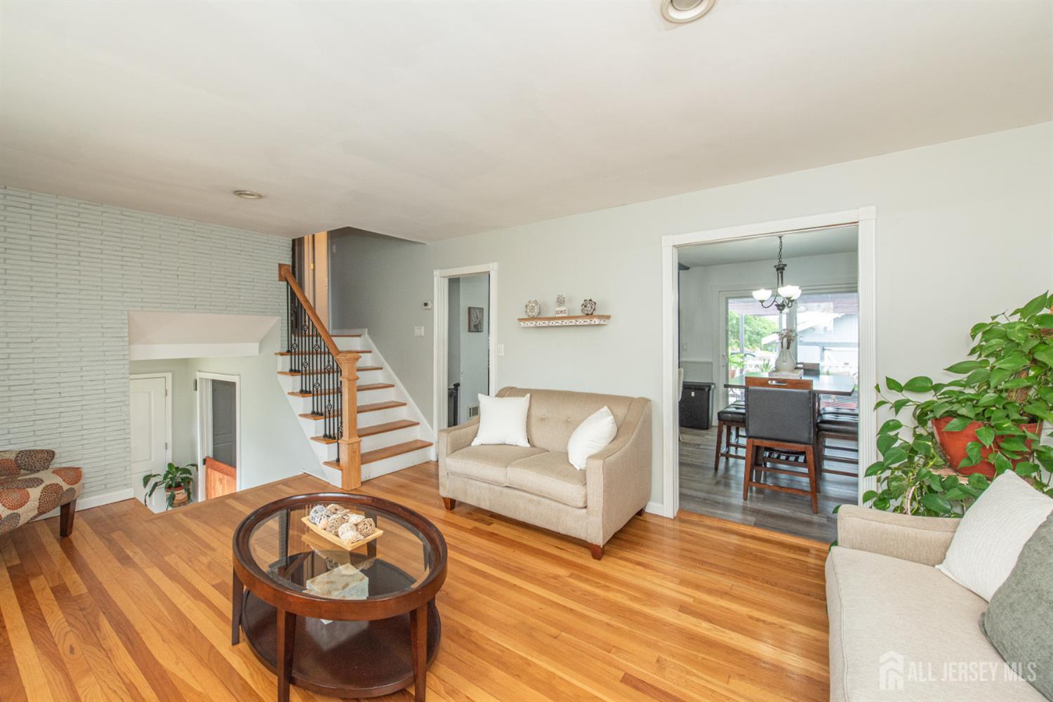 64 Pinho Avenue Carteret NJ 07008