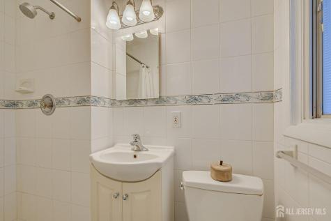 8 Adelphi Court Edison NJ 08837