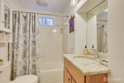 8 Adelphi Court Edison NJ 08837