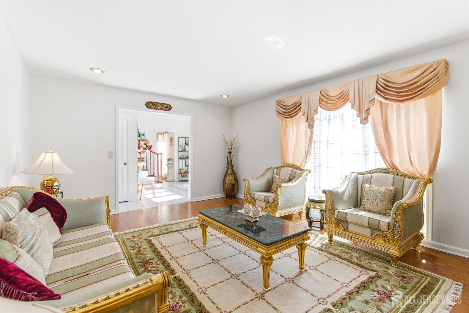 4 Allison Court Edison NJ 08820