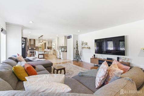 4 Allison Court Edison NJ 08820