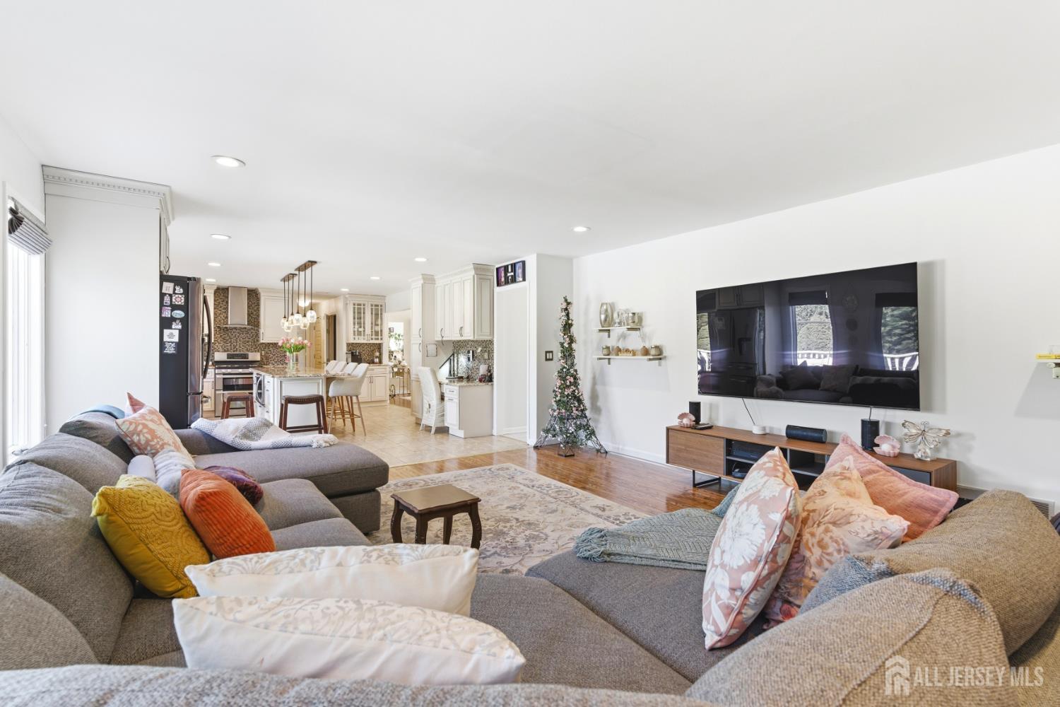 4 Allison Court Edison NJ 08820