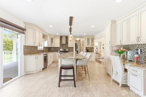 4 Allison Court Edison NJ 08820