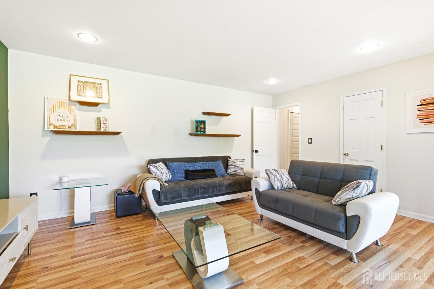 4 Allison Court Edison NJ 08820