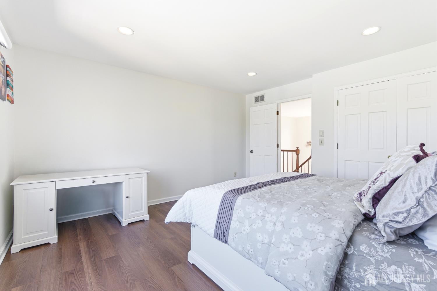 4 Allison Court Edison NJ 08820