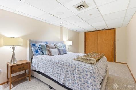 4 Allison Court Edison NJ 08820
