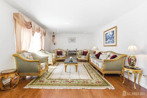 4 Allison Court Edison NJ 08820